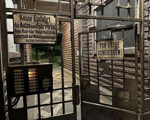 Altbau with gate